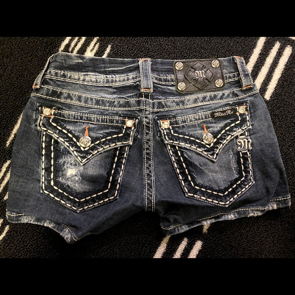 Miss Me denim shorts size 25
